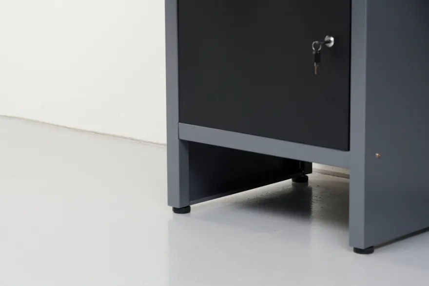Arbeidsbenk med skap/skuffer 160 x 60 x 85 cm
