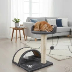 Klorestativ med tunnel og stoffkule til katter